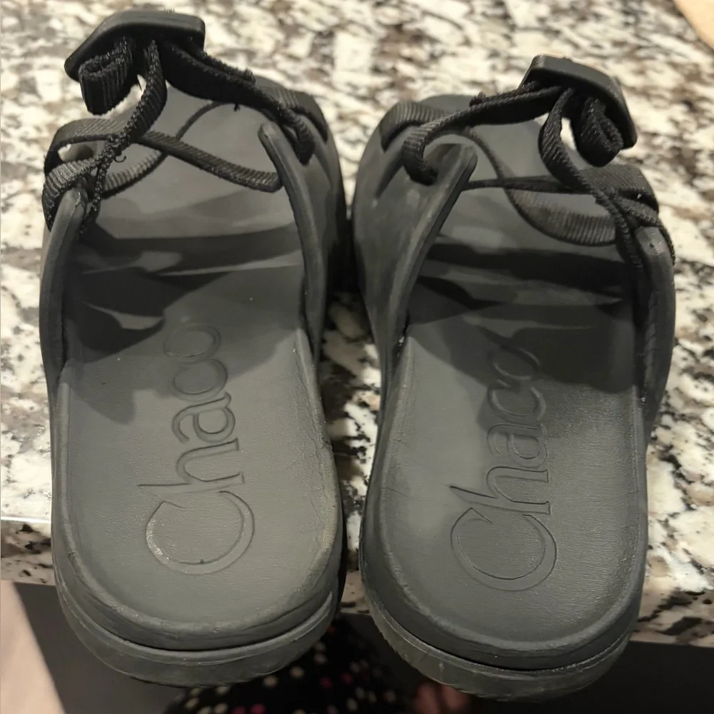 Chaco kids black slides